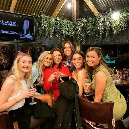 The Copper Still Bar Restaurant & Boutique فندق Dromod