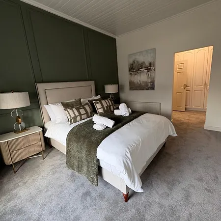 The Copper Still Bar Restaurant & Boutique Hotel *