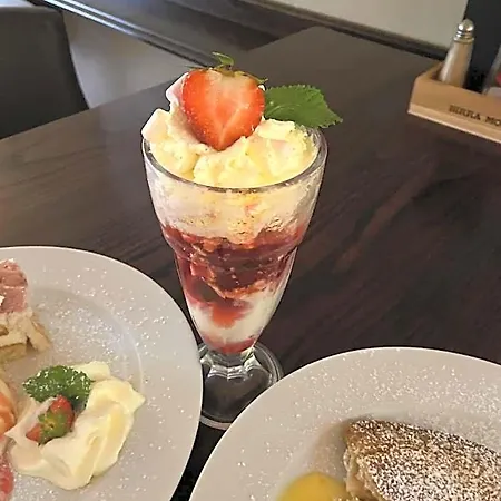 The Copper Still Bar Restaurant & Boutique 酒店 *