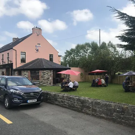 Hotel The Copper Still Bar Restaurant & Boutique *