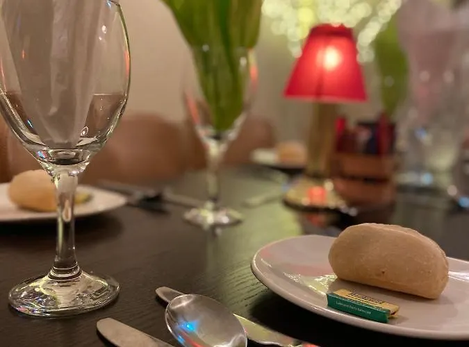 호텔 The Copper Still Bar Restaurant & Boutique *