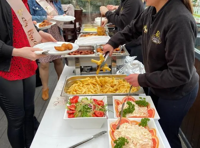 The Copper Still Bar Restaurant & Boutique * Dromod