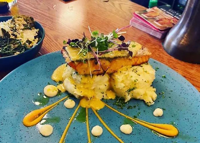 호텔 The Copper Still Bar Restaurant & Boutique