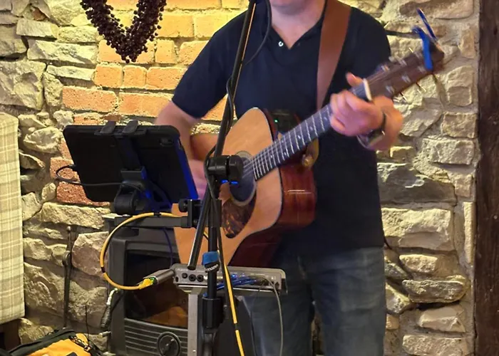 호텔 The Copper Still Bar Restaurant & Boutique