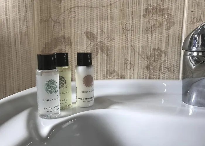 The Copper Still Bar Restaurant & Boutique Dromod